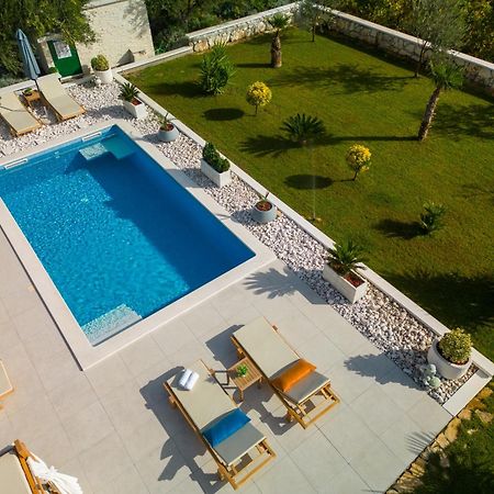 Deluxe Double Room With Sauna And Pool Kastela Bagian luar foto