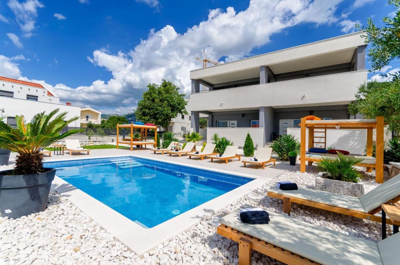 Deluxe Double Room With Sauna And Pool Kastela Bagian luar foto