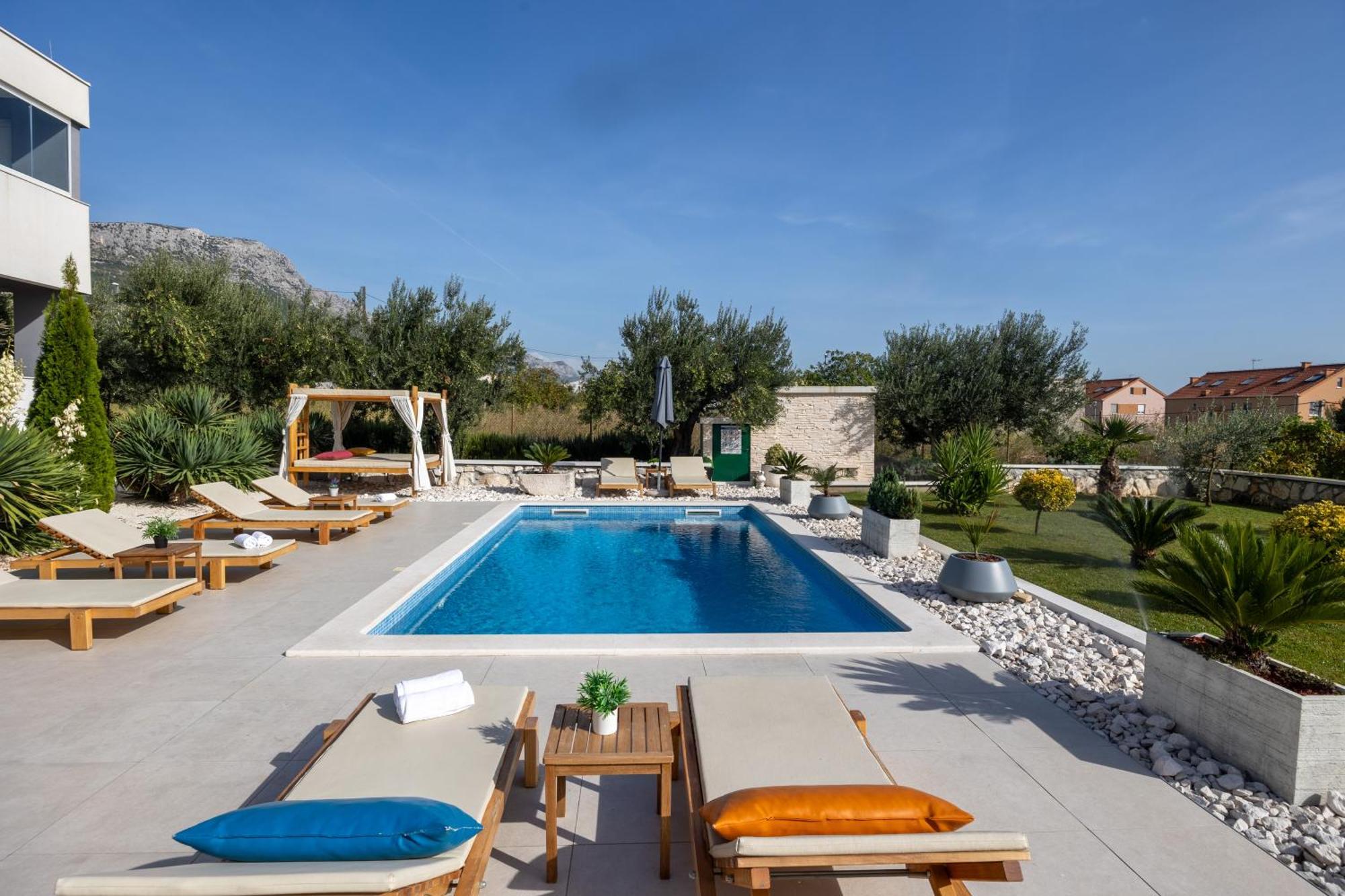 Deluxe Double Room With Sauna And Pool Kastela Bagian luar foto